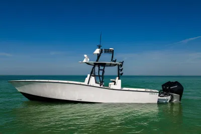 2025 Conch 33