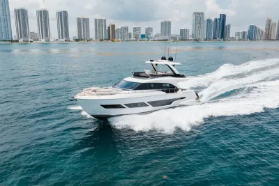 2025 Ferretti Yachts 670