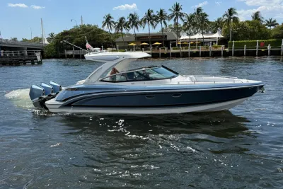 2025 Formula 330 Crossover Bowrider OB