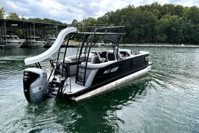 2025 Godfrey AquaPatio 255 SDC Slide