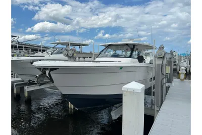 2025 Regal 38 SAV
