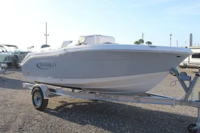 2025 Robalo R180 Center Console