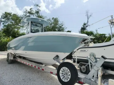 2025 Sea Hunt Escape 28