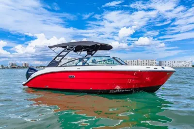 2025 Sea Ray SDX 250 Outboard