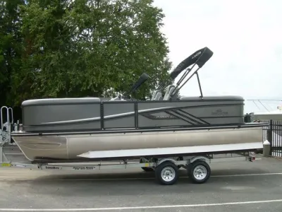 2025 SunCatcher Fusion Series 322RC