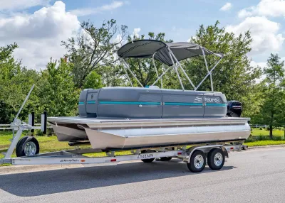 2025 Tahoe Pontoon Aura Quad Lounge