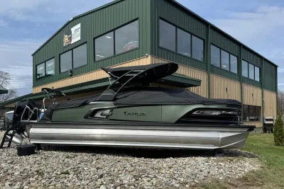 2025 Tahoe Pontoon Grand Tahoe LTD Versatile Rear Bench Windshield