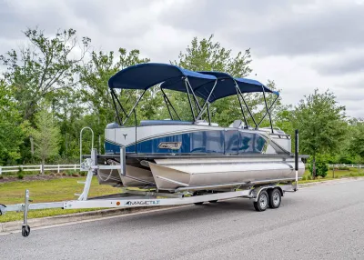 2025 Tahoe Pontoon LTZ Quad Lounge