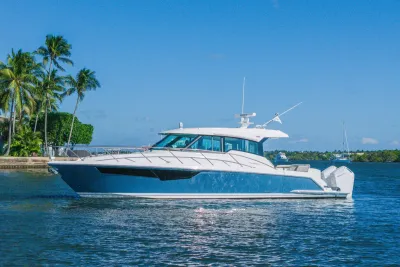 2025 Tiara Yachts 43 LE