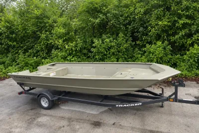 2025 Tracker Grizzly 2072 Utility