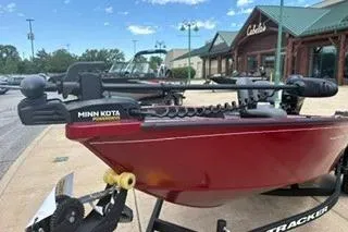 2025 Tracker Super Guide V-16 T