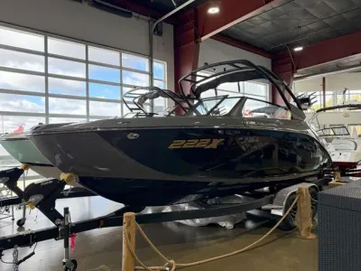 2025 Yamaha Boats 222XE