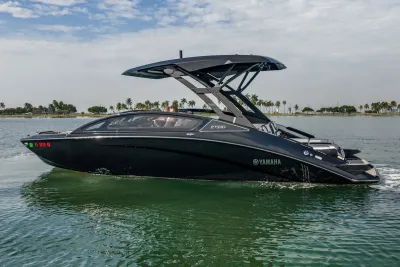 2025 Yamaha Boats 275SD