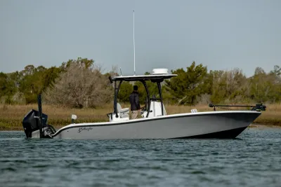 2025 Yellowfin 26 Hybrid