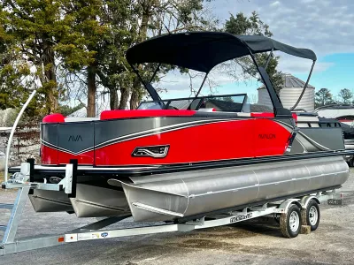 2026 Avalon LSZ 23' Elite Windshield Triple-Toon
