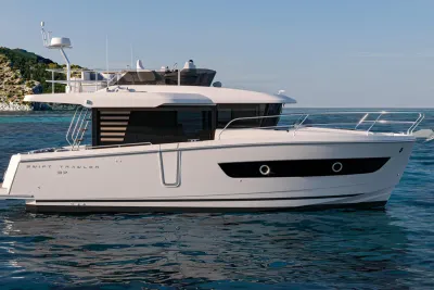 2026 Beneteau Swift Trawler 37 Fly