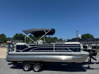 2026 Bennington 22 SSR-Tritoon