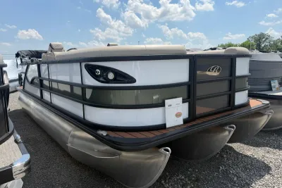 2026 Bentley Pontoons Legacy 203 Navigator