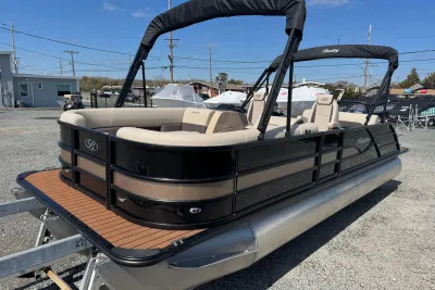 2026 Bentley Pontoons Legacy 243 Swingback