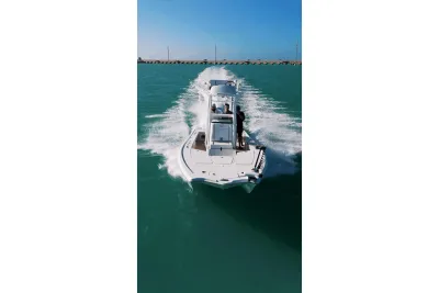 2026 Broadwater Boatworks 25 Bay Cat