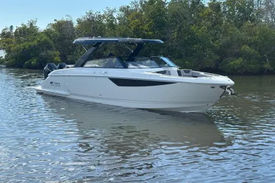 2026 Cobalt R35 Outboard