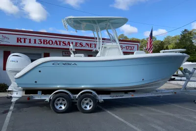 2026 Cobia 220 Center Console