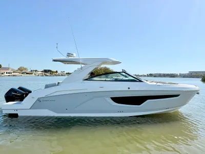 2026 Cruisers Yachts 34 GLS OB