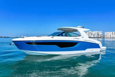 2026 Cruisers Yachts 38 GLS OB