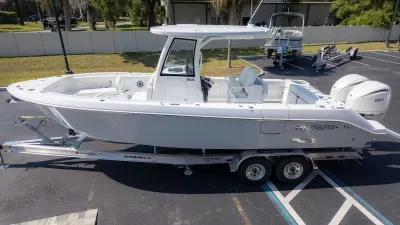 2026 Everglades 285 Center Console