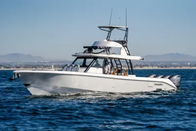 2026 Everglades 455 Center Console