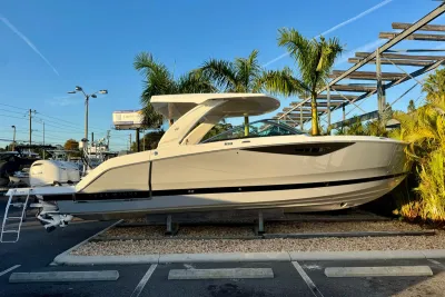 2026 Four Winns H33 OB