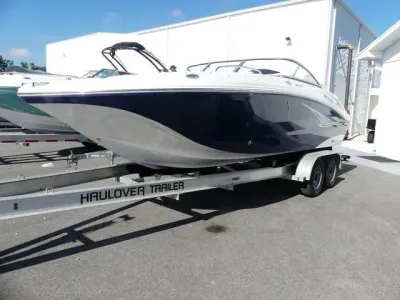 2026 Hurricane SunDeck 217 OB