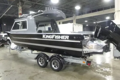 2026 KingFisher 2425 Escape HT