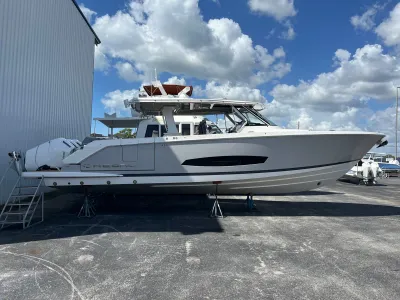 2026 Regal 43 SAV