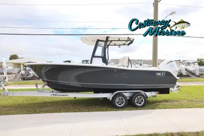 2026 Sea Hunt Ultra 245SE