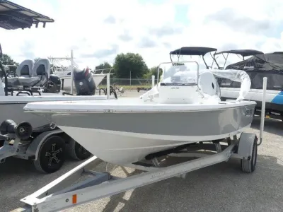 2026 Sea Pro 172 Bay