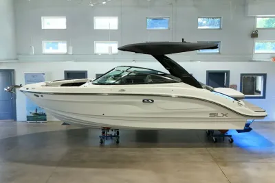 2026 Sea Ray SLX 260
