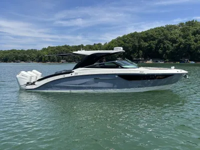2026 Sea Ray SLX 360 Outboard