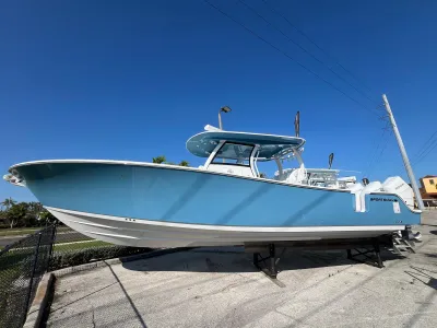 2026 Sportsman Open 352 Center Console