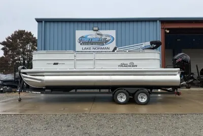2026 Sun Tracker Party Barge 22 DLX