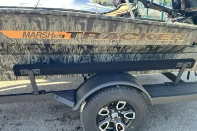 2026 Tracker Grizzly 1756 T Marsh
