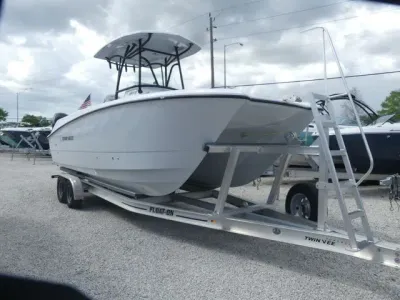 2026 Twin Vee 240 GFX2 CC