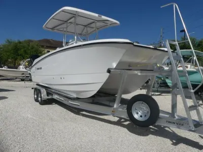 2026 Twin Vee 240 STX CC