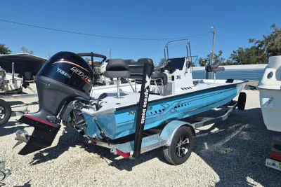 2026 Xpress H20B Bay