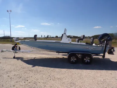 2026 Xpress H22B Bay