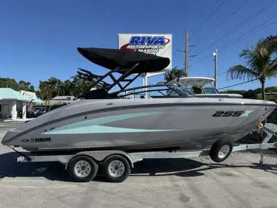 2026 Yamaha Boats 255XD