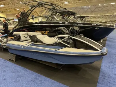 2026 Yamaha WaveRunner Crosswave®