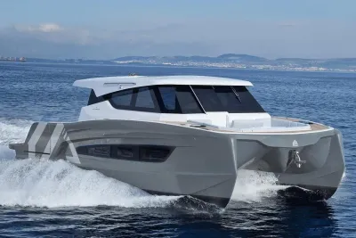 2027 Aventura 38 Sport Coupe