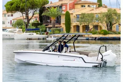 2027 Axopar 22 T-Top