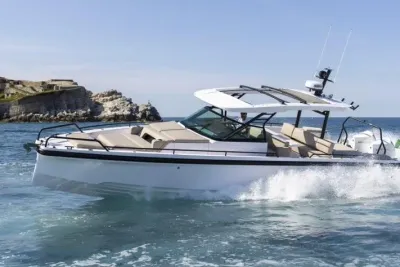 2027 Axopar 37 Sun-Top